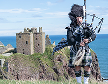 Escocia tradicional con isla de Skye 