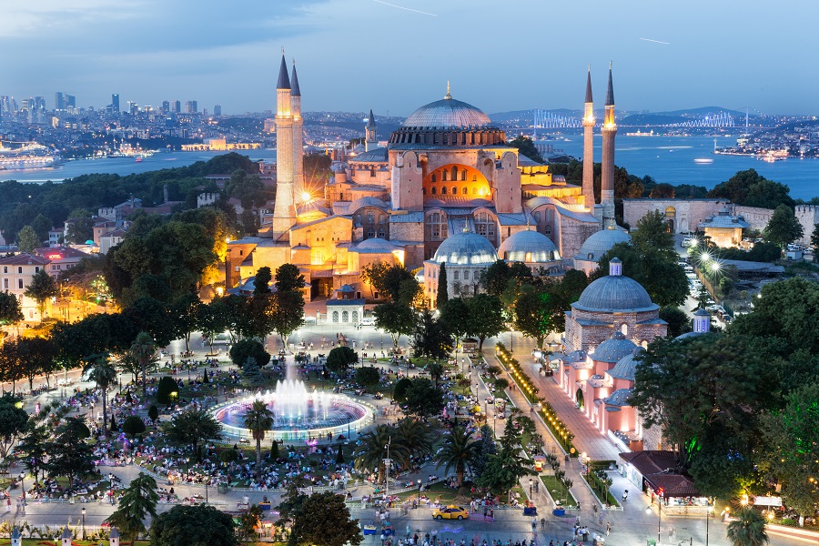 Descubra el país en un tour por Estambul y Capadocia